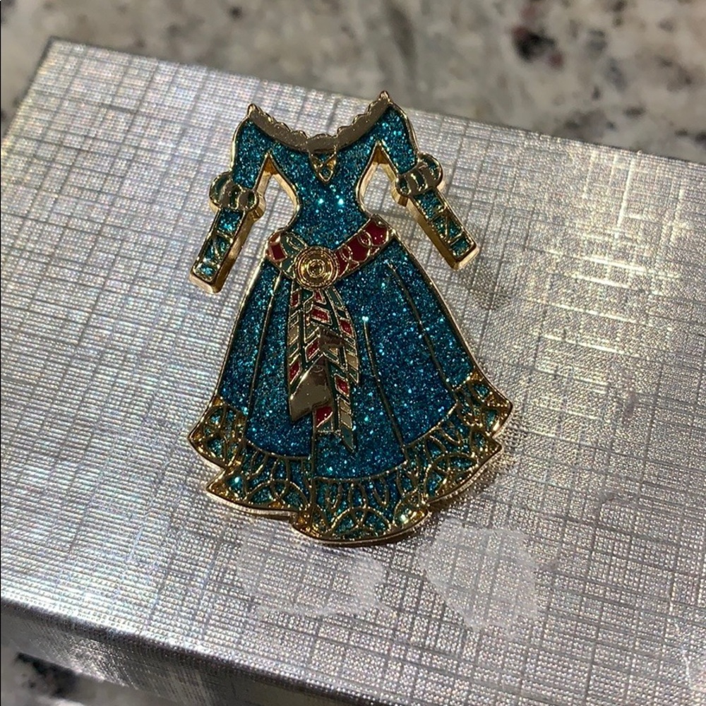 Boxlunch Disney Princess Dress Pins - Merida